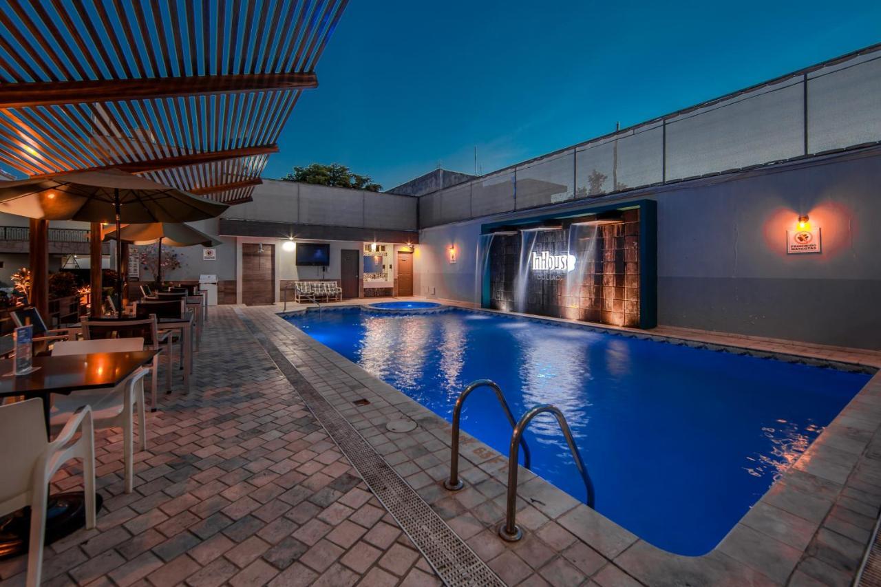 Inhouse Culiacán Exterior foto